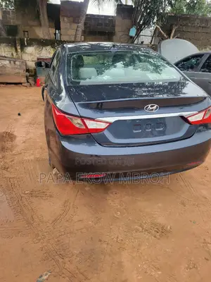 Hyundai Sonata Limited 2.0T Sedan (2.0L 4cyl 6A) 2012 Blue