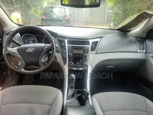 Hyundai Sonata Limited 2.0T Sedan (2.0L 4cyl 6A) 2012 Blue