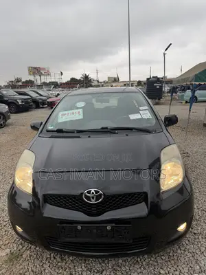 Toyota Yaris Base Hatchback 5dr 2010 Black