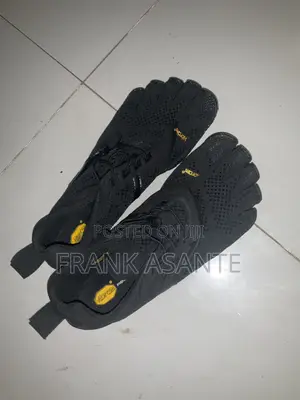 Vibram v Run 5 Fingers Barefoot Shoes