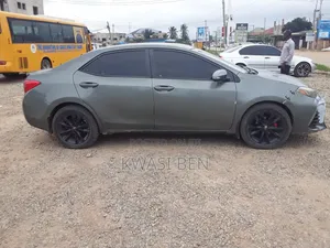 Toyota Corolla 2017 Gray