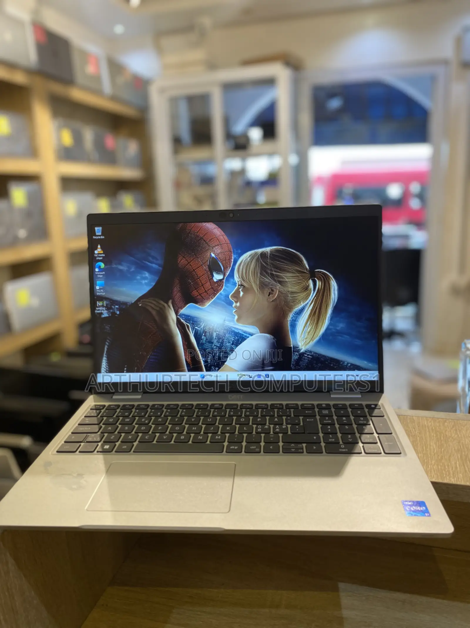 Laptop Dell Precision 3560 16GB Intel Core i7 SSD 512GB