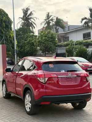Honda HR-V Sport AWD 2019 Red