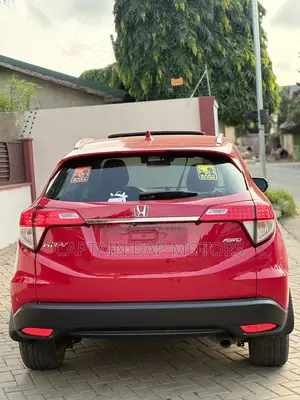 Honda HR-V Sport AWD 2019 Red