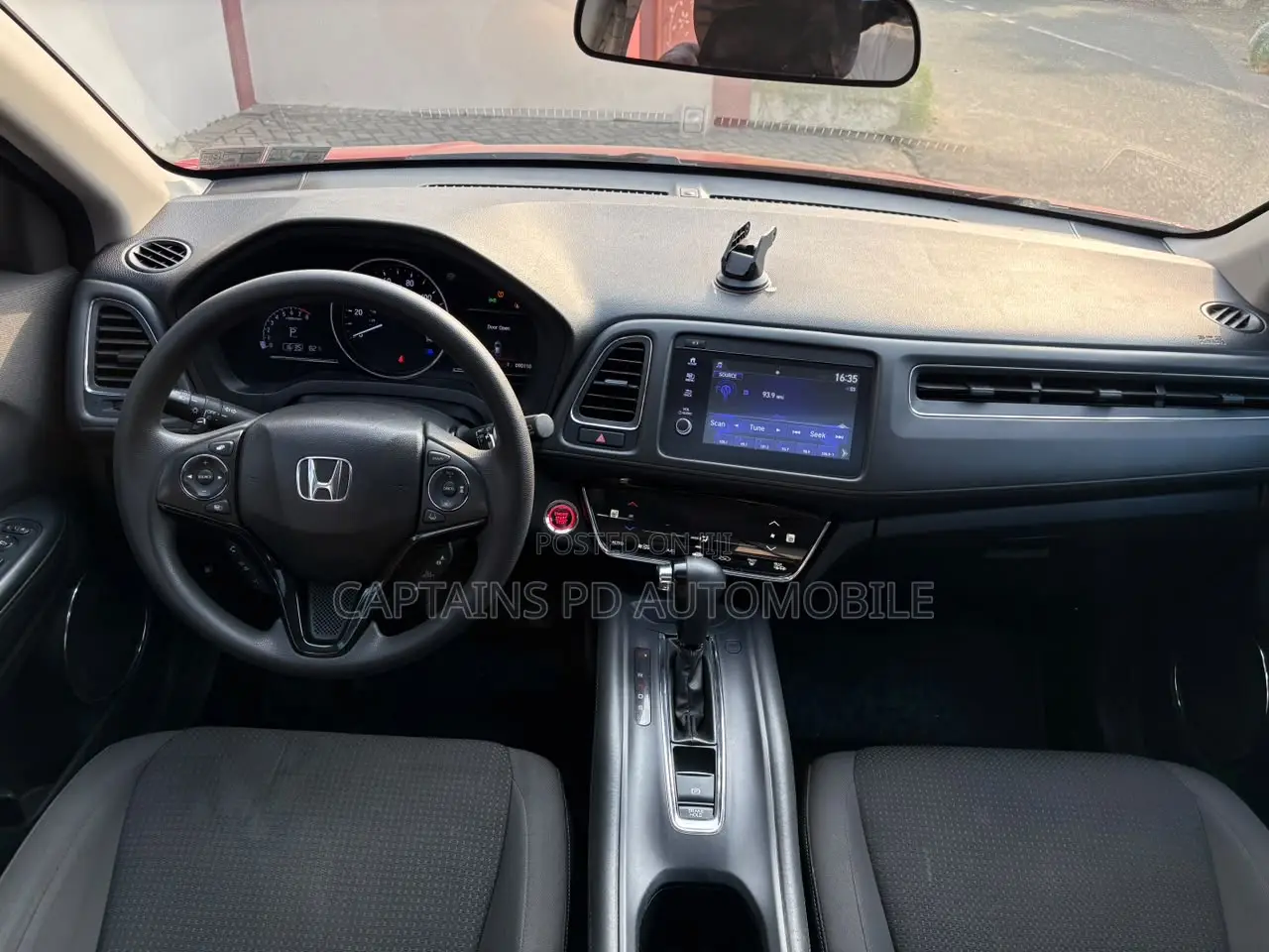 Honda HR-V Sport AWD 2019 Red