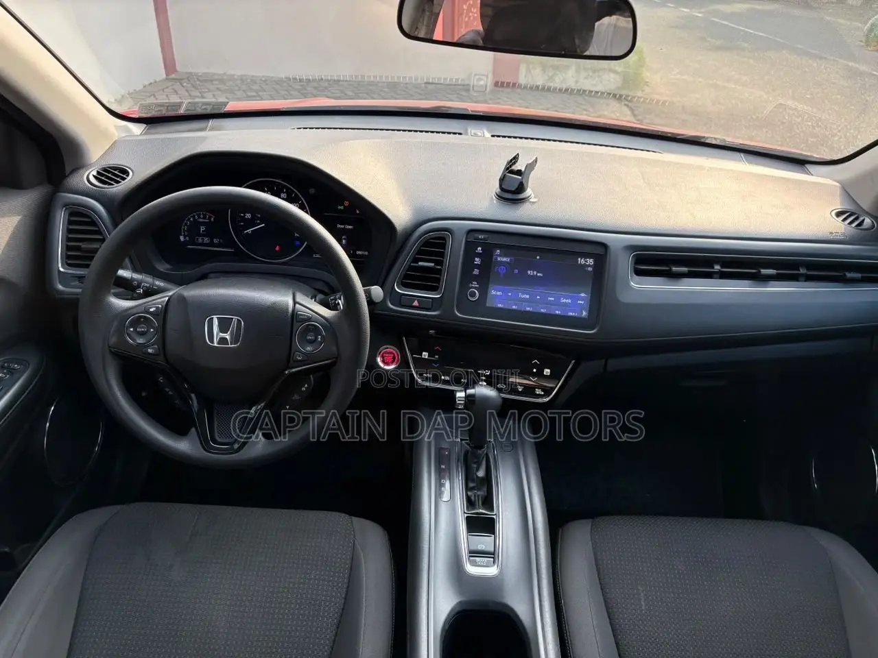 Honda HR-V Sport AWD 2019 Red