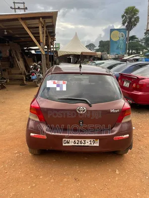 Toyota Vitz 2010 Brown