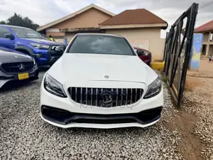 Mercedes-Benz C300 2017 White
