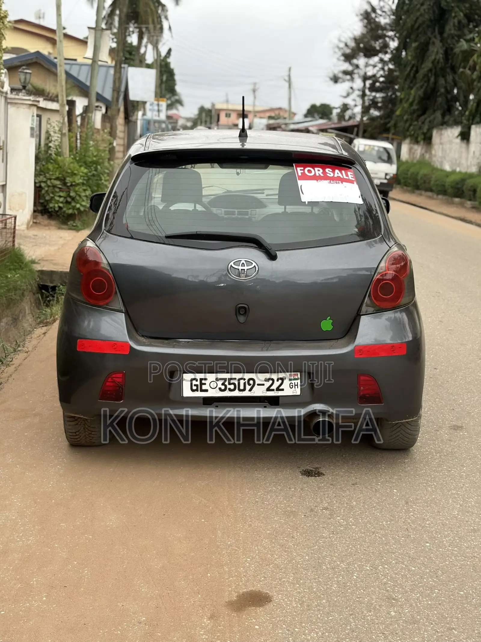 Toyota Vitz 1.3 FWD 5dr 2010 Gray