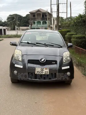 Toyota Vitz 1.3 FWD 5dr 2010 Gray
