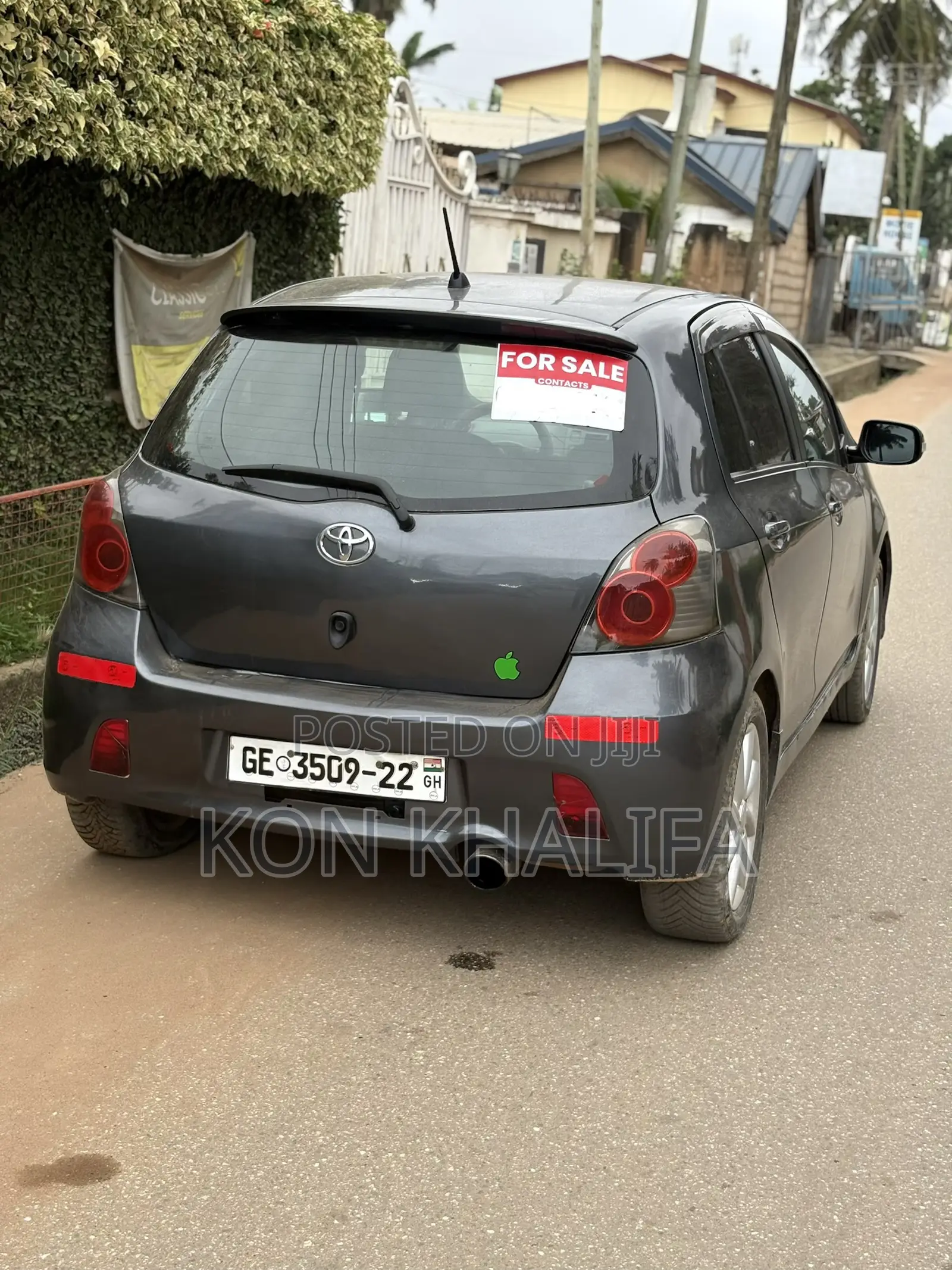 Toyota Vitz 1.3 FWD 5dr 2010 Gray