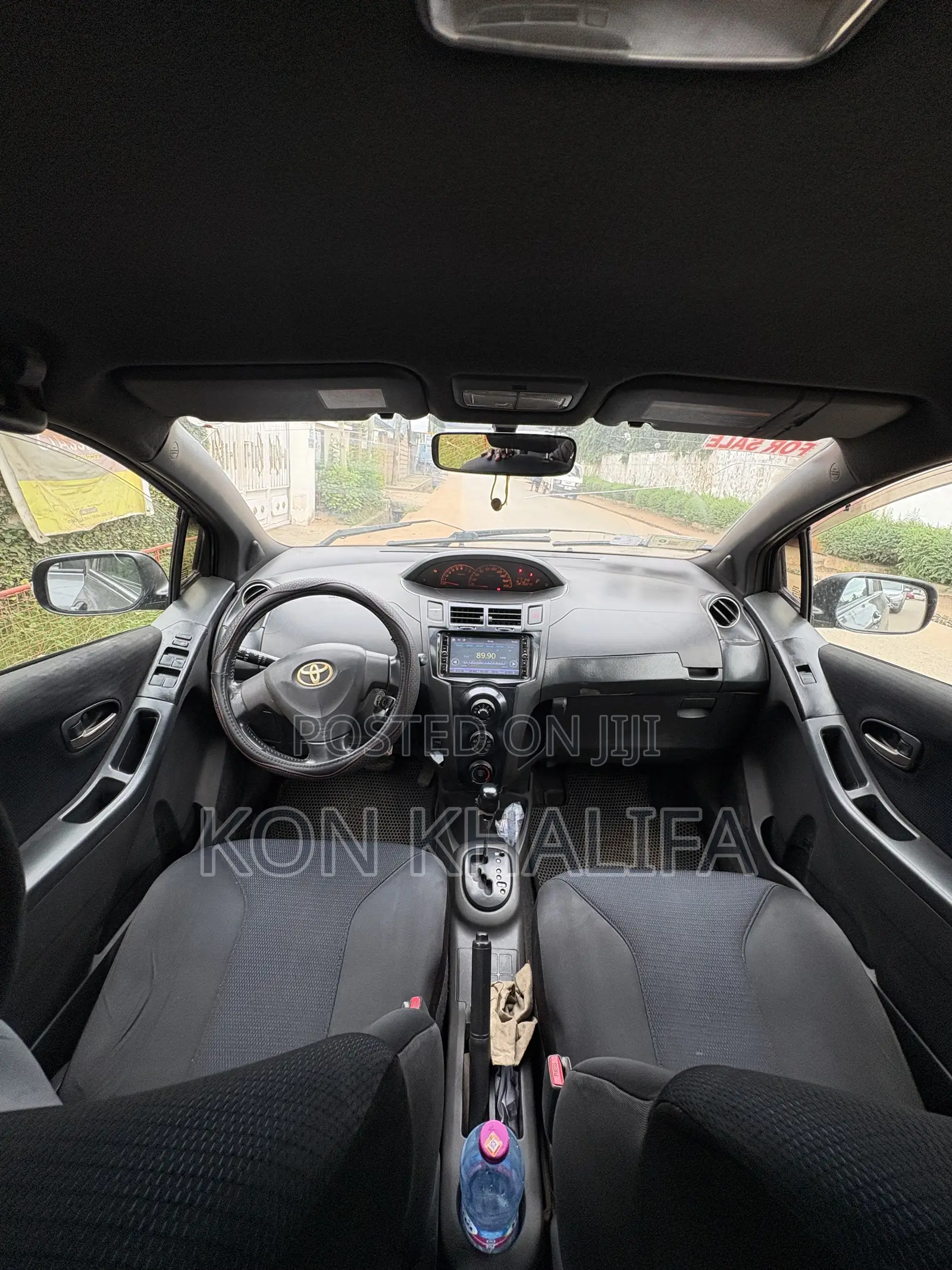 Toyota Vitz 1.3 FWD 5dr 2010 Gray