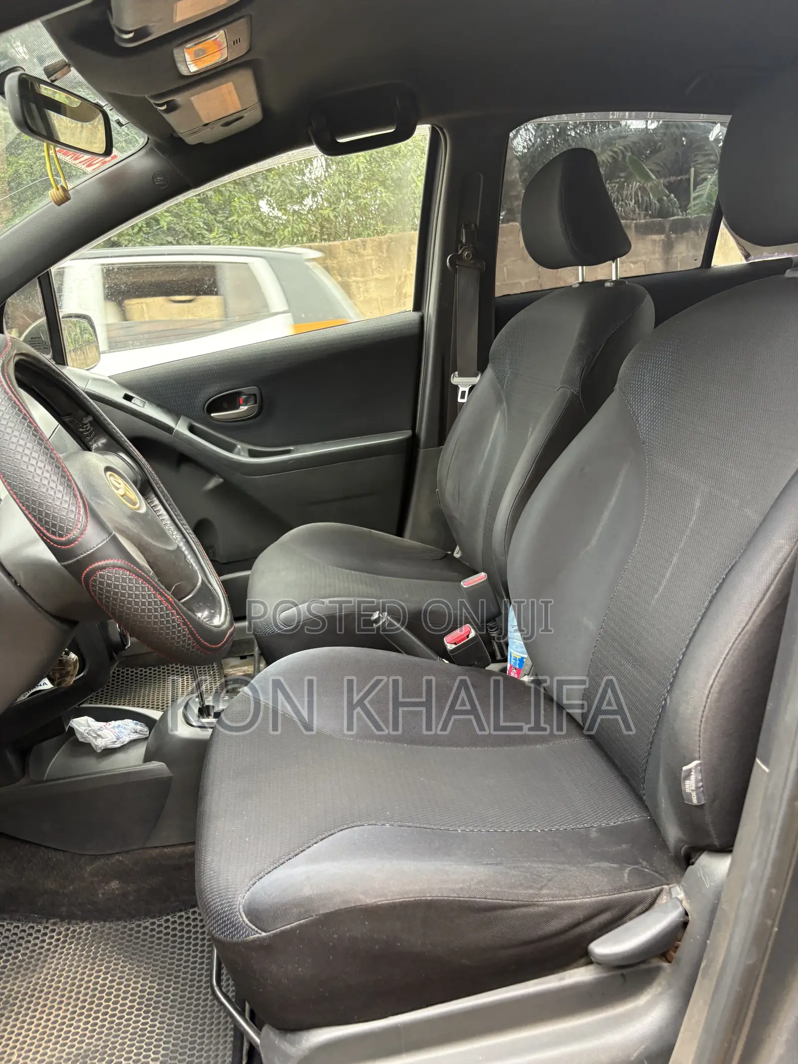 Toyota Vitz 1.3 FWD 5dr 2010 Gray