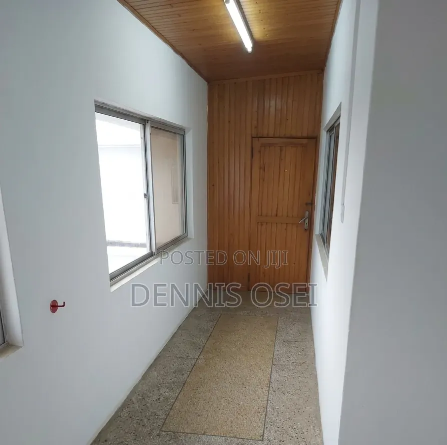Ampomah House 72 SQM Office With Balconies and 2 Bathrooms for Rent