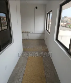 Ampomah House 72 SQM Office With Balconies and 2 Bathrooms for Rent