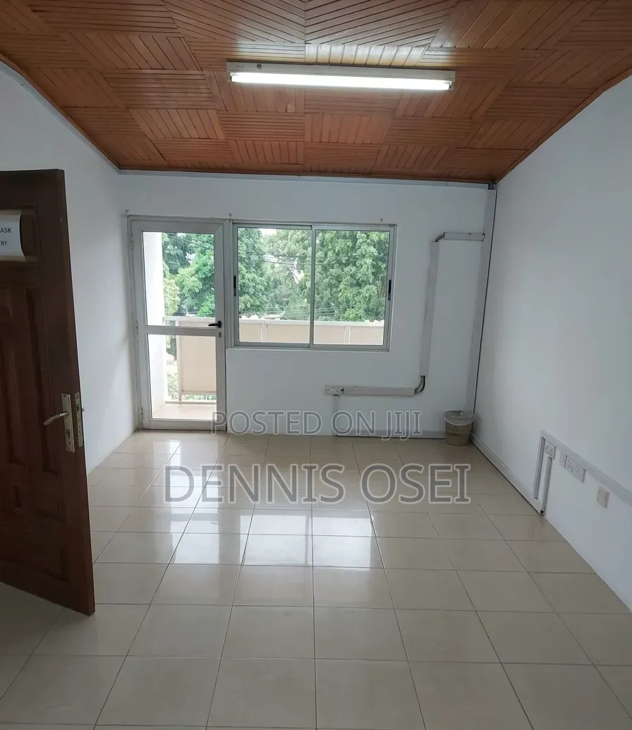 Ampomah House 72 SQM Office With Balconies and 2 Bathrooms for Rent