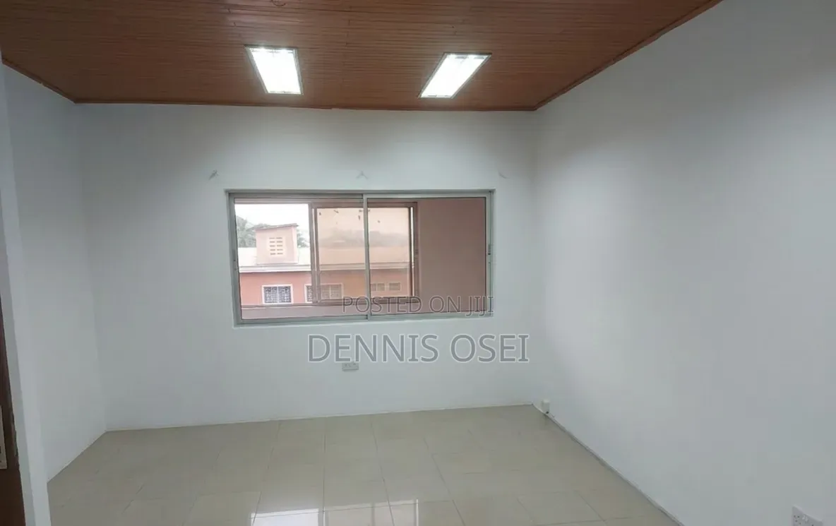 Ampomah House 72 SQM Office With Balconies and 2 Bathrooms for Rent