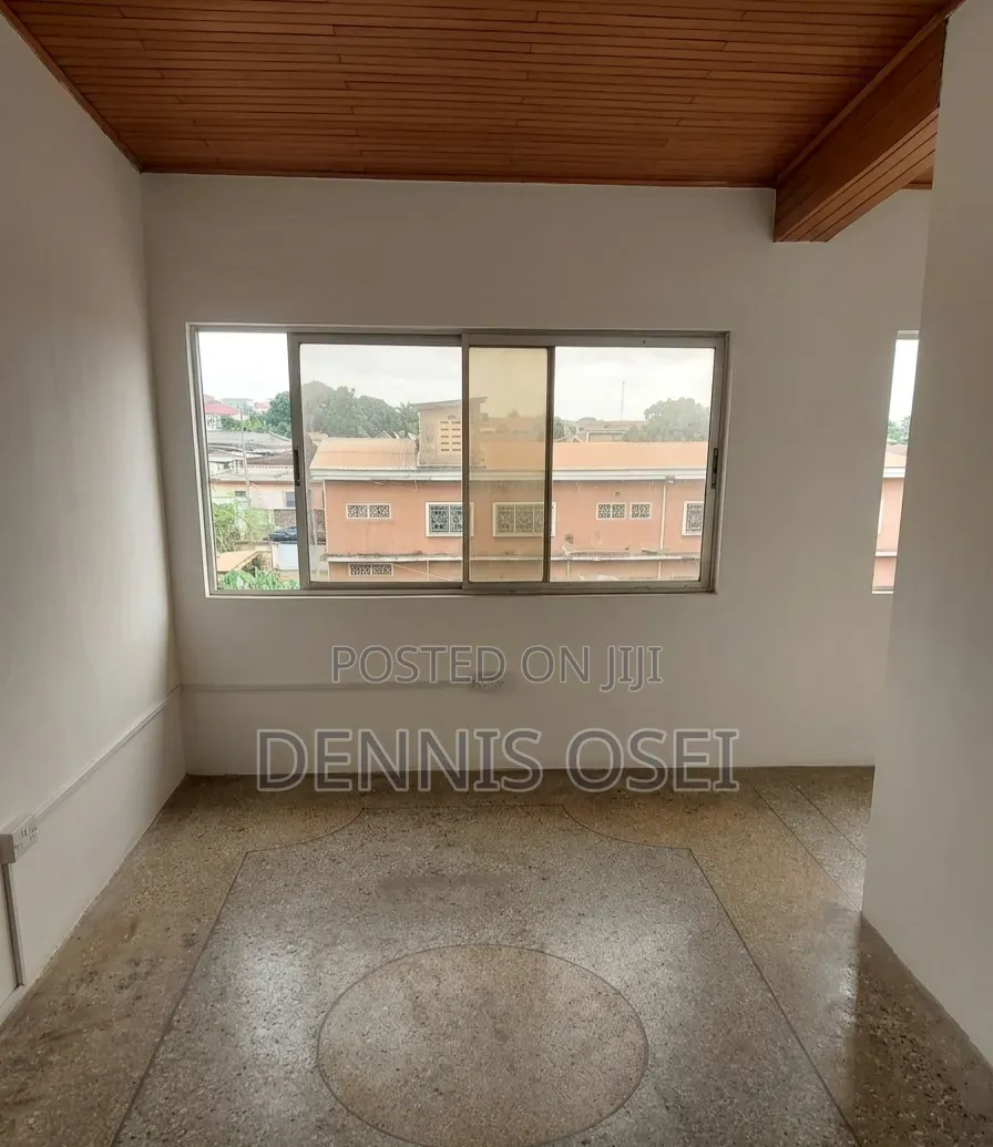 Ampomah House 72 SQM Office With Balconies and 2 Bathrooms for Rent