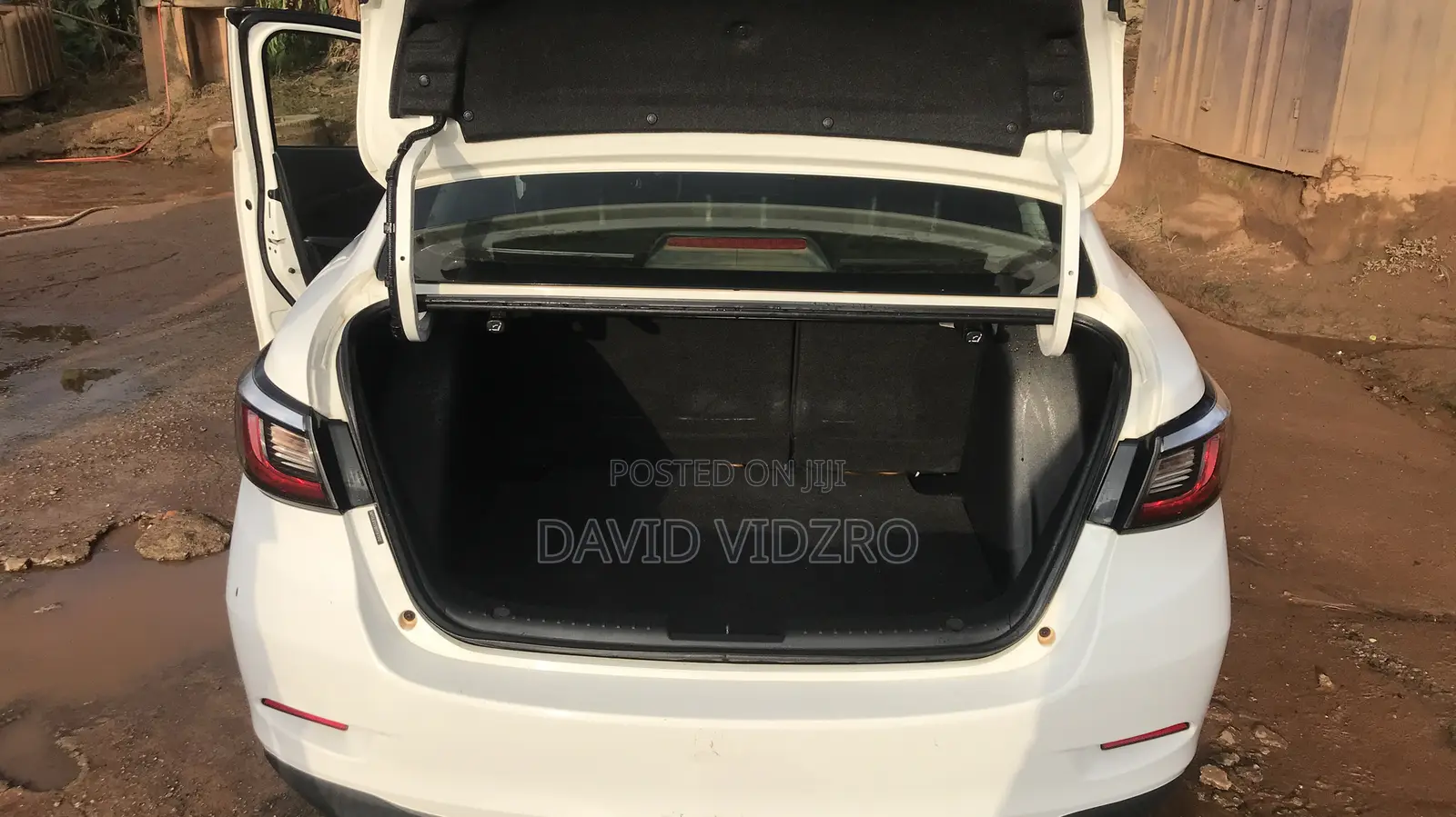 Toyota Yaris iA 1.5 FWD 2016 White