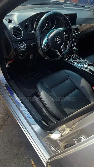 Mercedes-Benz C250 2012