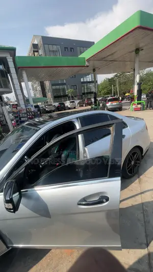 Mercedes-Benz C250 2012