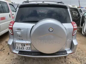 Toyota RAV4 2012 Silver
