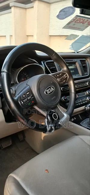 Kia Carnival for Rent