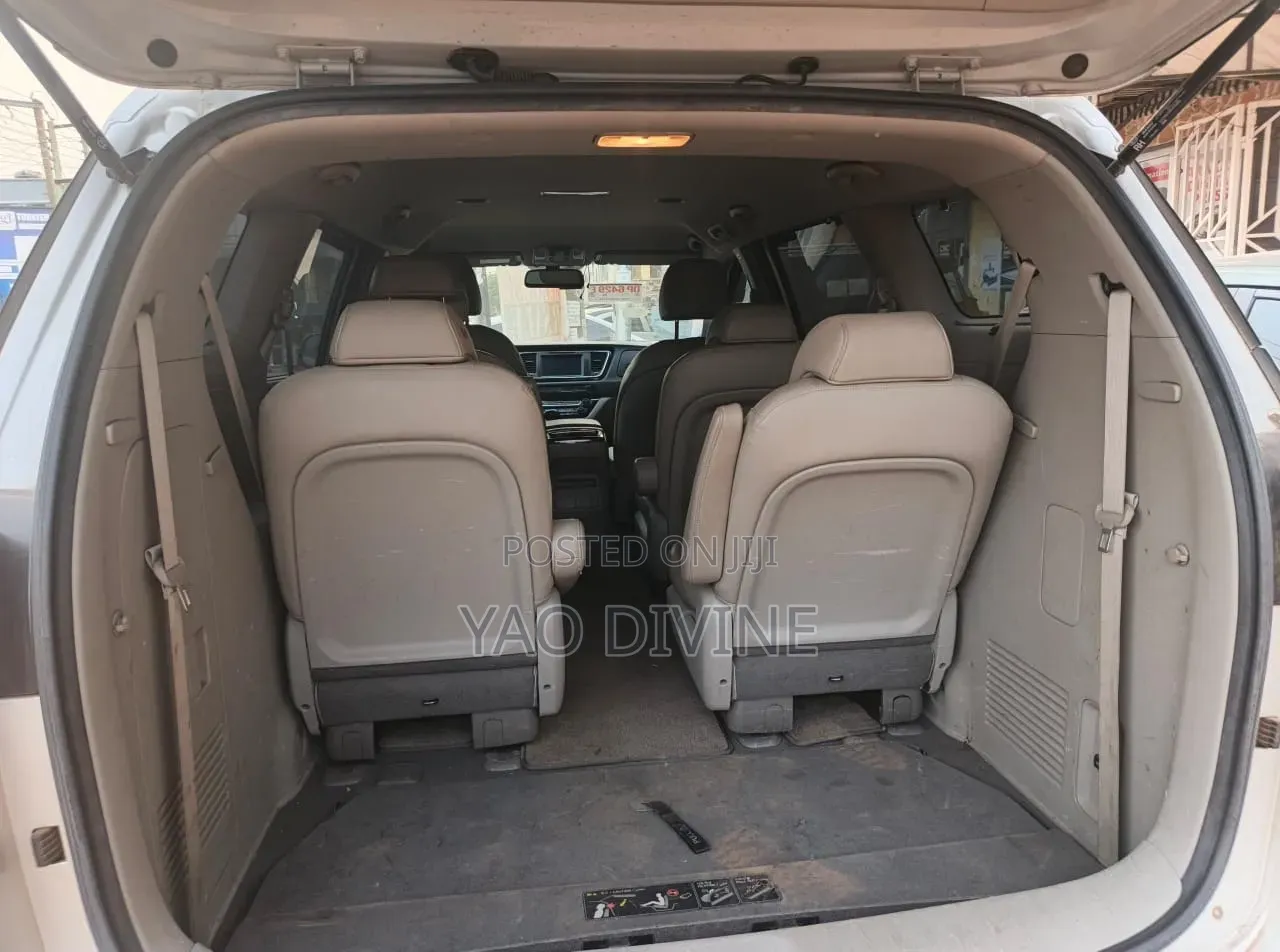 Kia Carnival for Rent