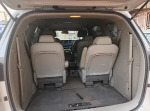 Kia Carnival for Rent