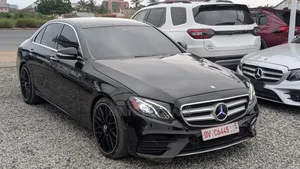 Mercedes-Benz E300 2017 Black