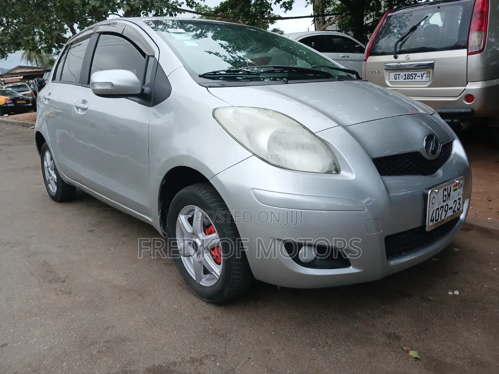 Toyota Vitz 1.3 FWD 3dr 2012 Silver