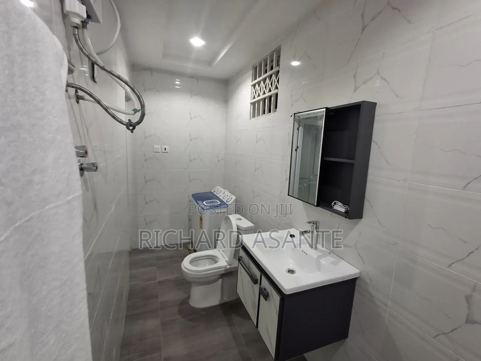 Executive 2 Bedroom Airbnb Apartment at Pokuase Fise