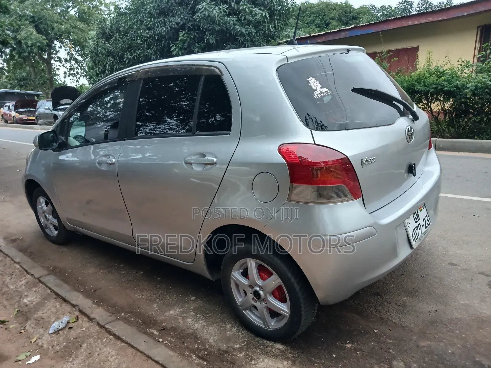 Toyota Vitz 1.3 FWD 3dr 2012 Silver