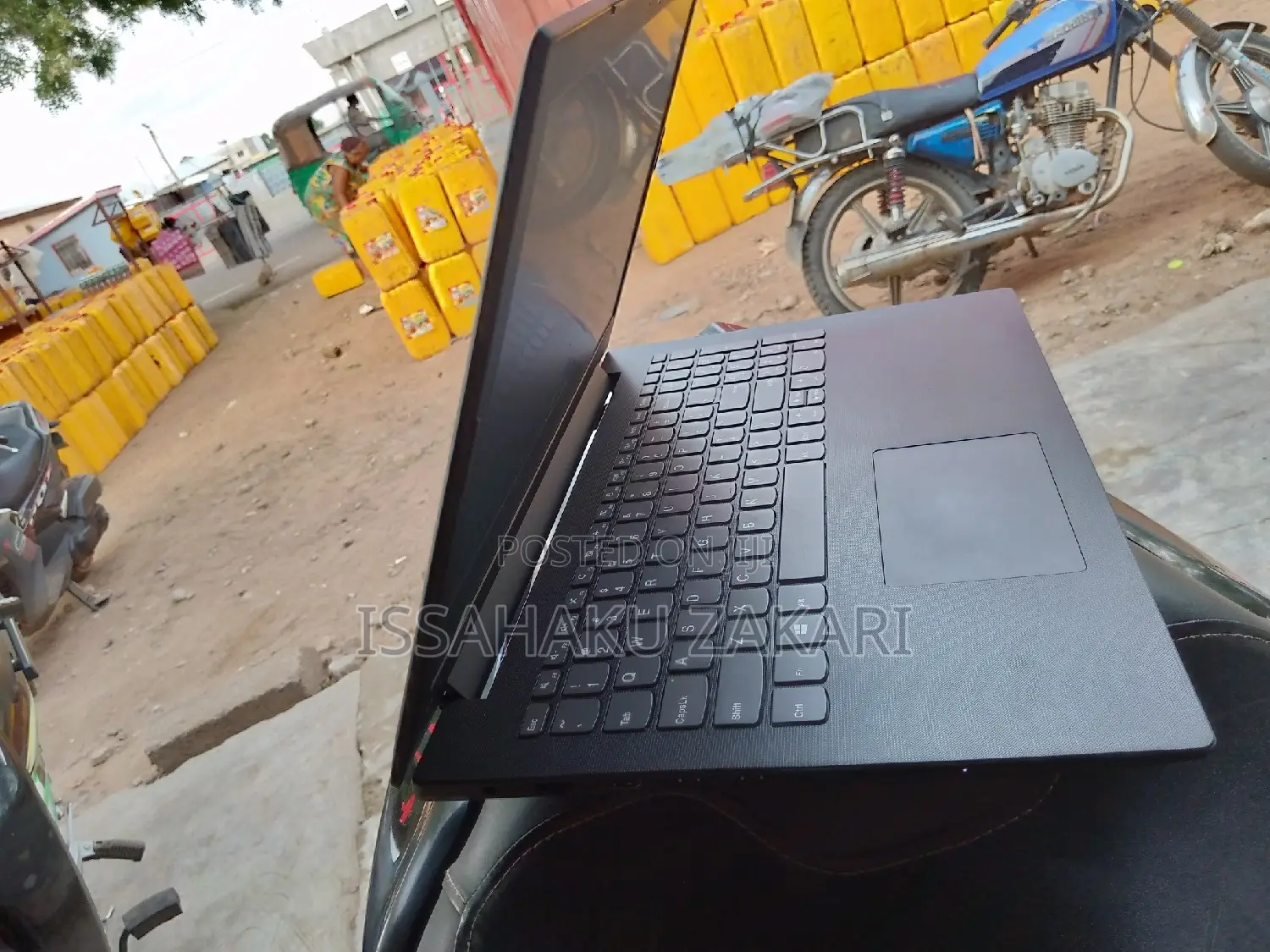 Laptop Lenovo IdeaPad 130 8GB SSD 16 GB