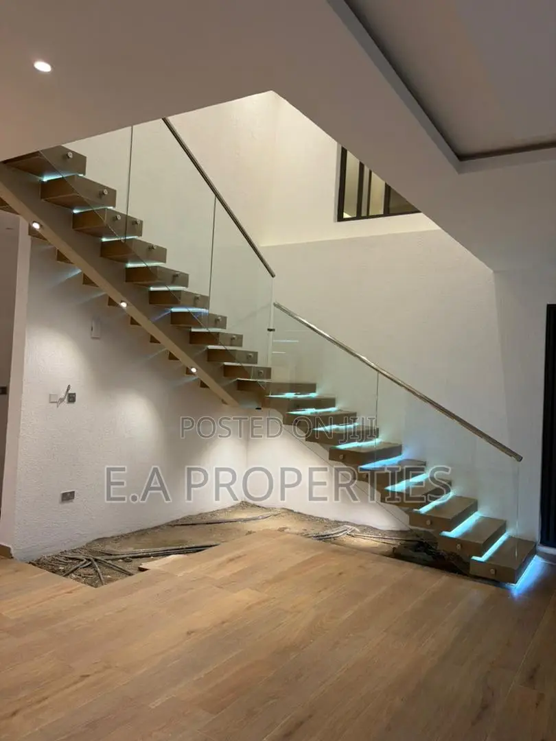 4bdrm Mansion in E A Properties, School Junction for sale