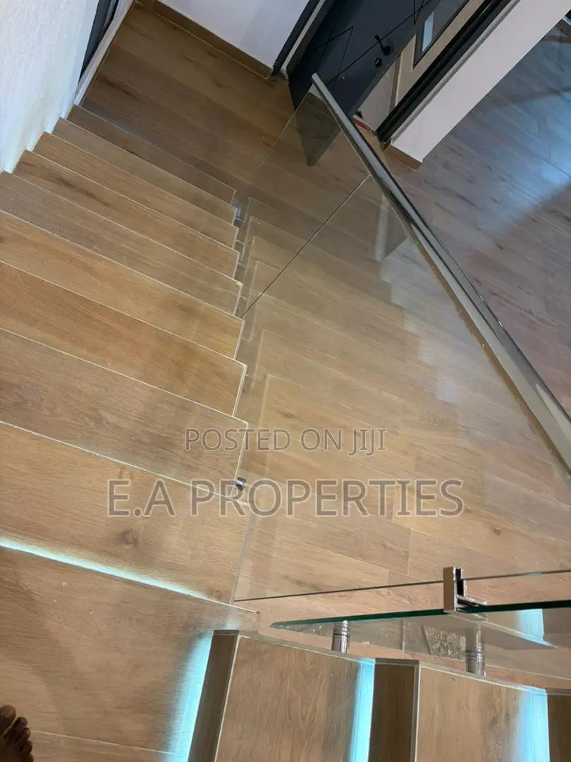 4bdrm Mansion in E A Properties, School Junction for sale