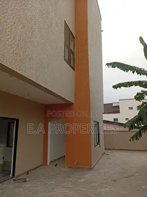 6bdrm House in E A Properties, Ghana Link Area for sale