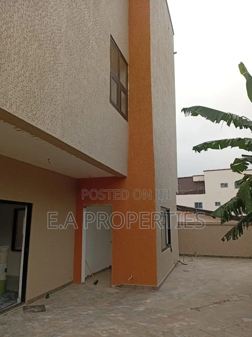 6bdrm House in E A Properties, Ghana Link Area for sale