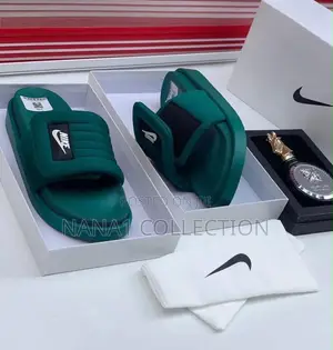 Nike Offcourt Adjust Slide