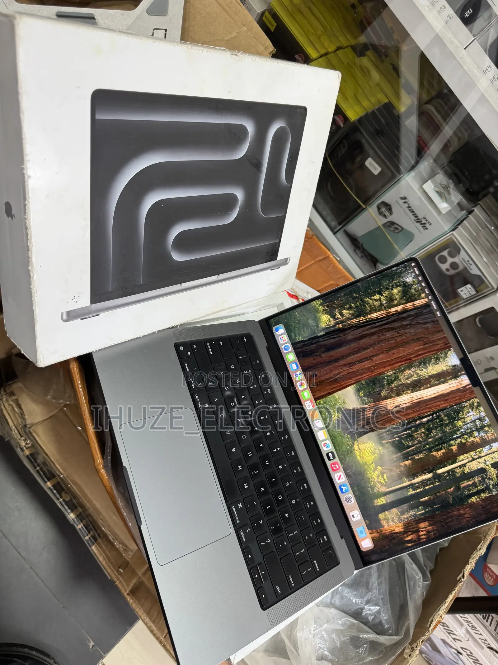 Laptop Apple MacBook Pro 2023 M3 8GB Apple M3 SSD 512GB