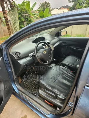 Toyota Yaris 2008 Gray