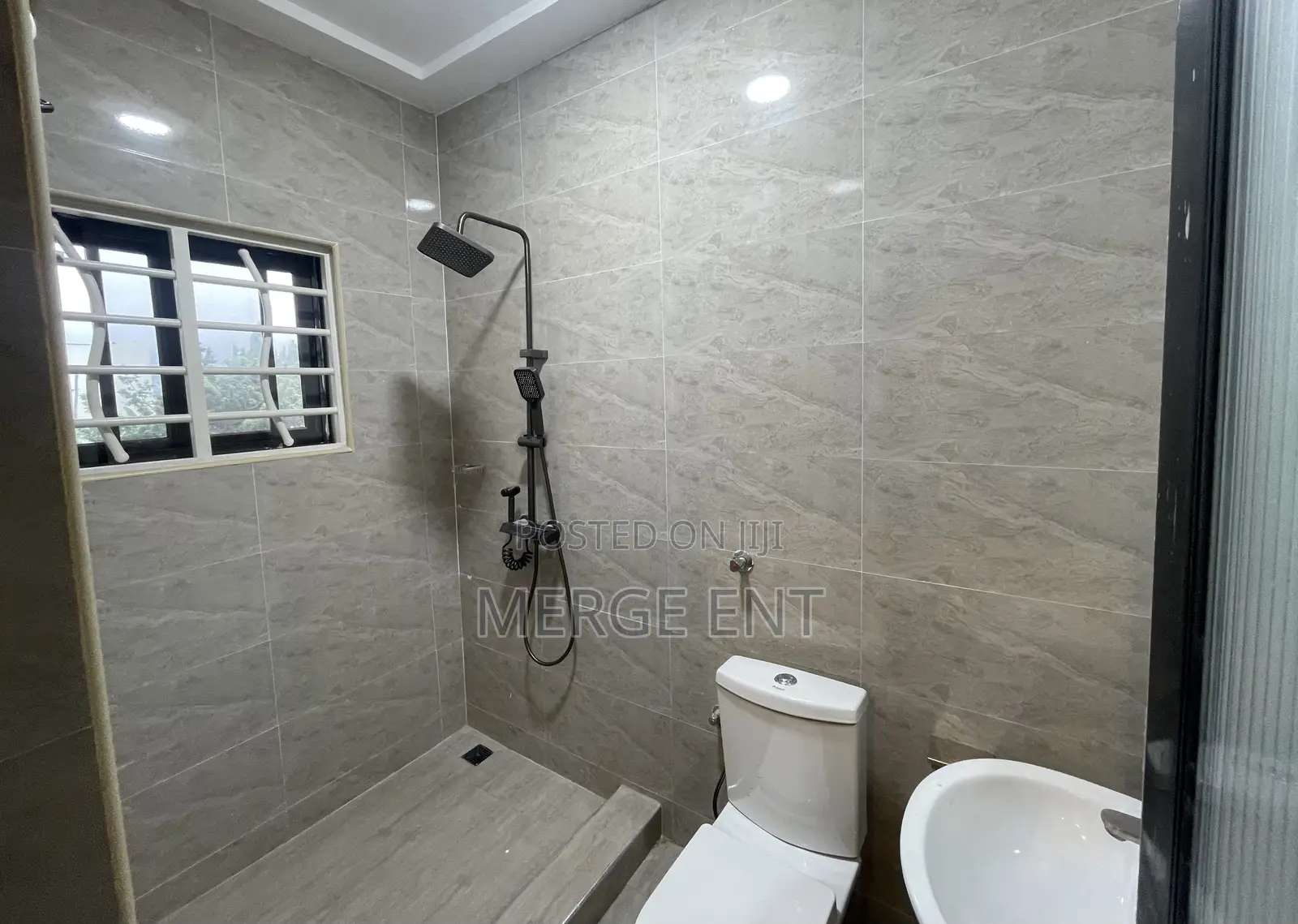 2bdrm Apartment in Old Ashomang for rent