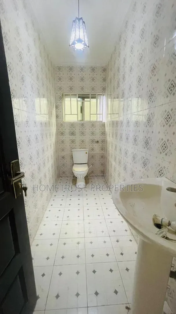 4bdrm House in Pokuase Acp for rent