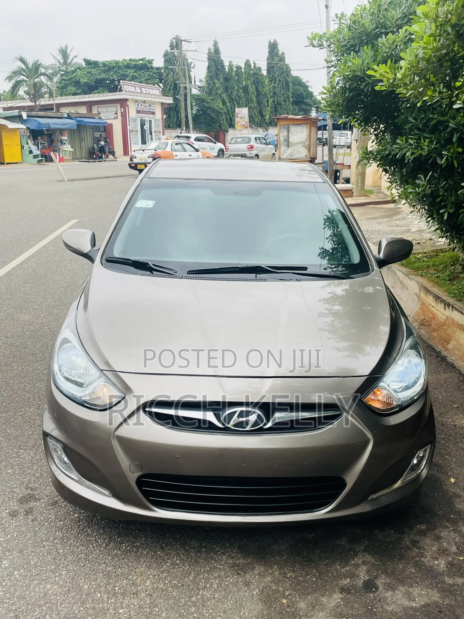 Hyundai Accent 2013 Brown