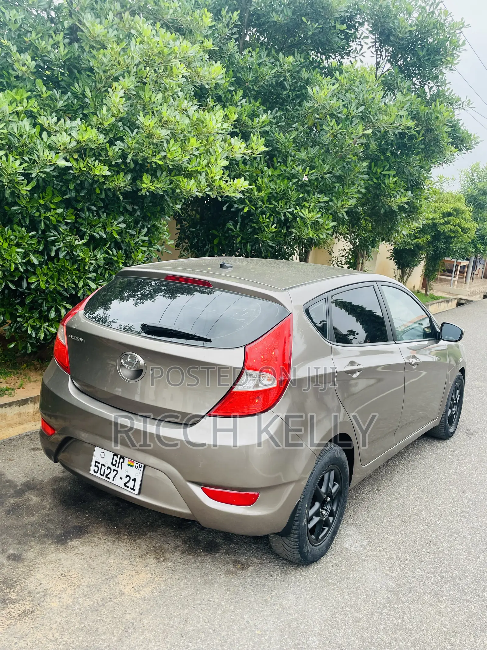 Hyundai Accent 2013 Brown
