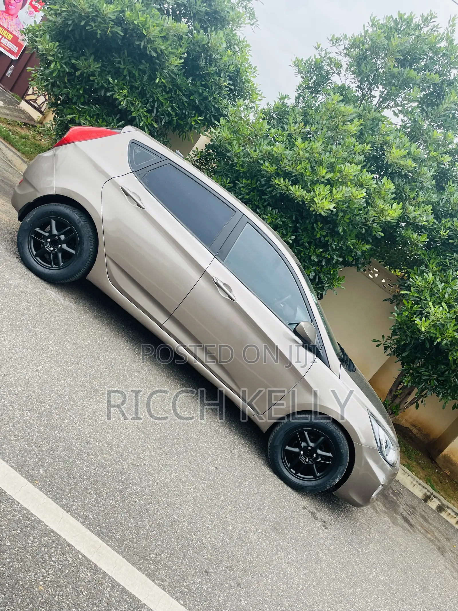 Hyundai Accent 2013 Brown