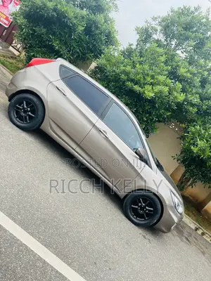 Hyundai Accent 2013 Brown