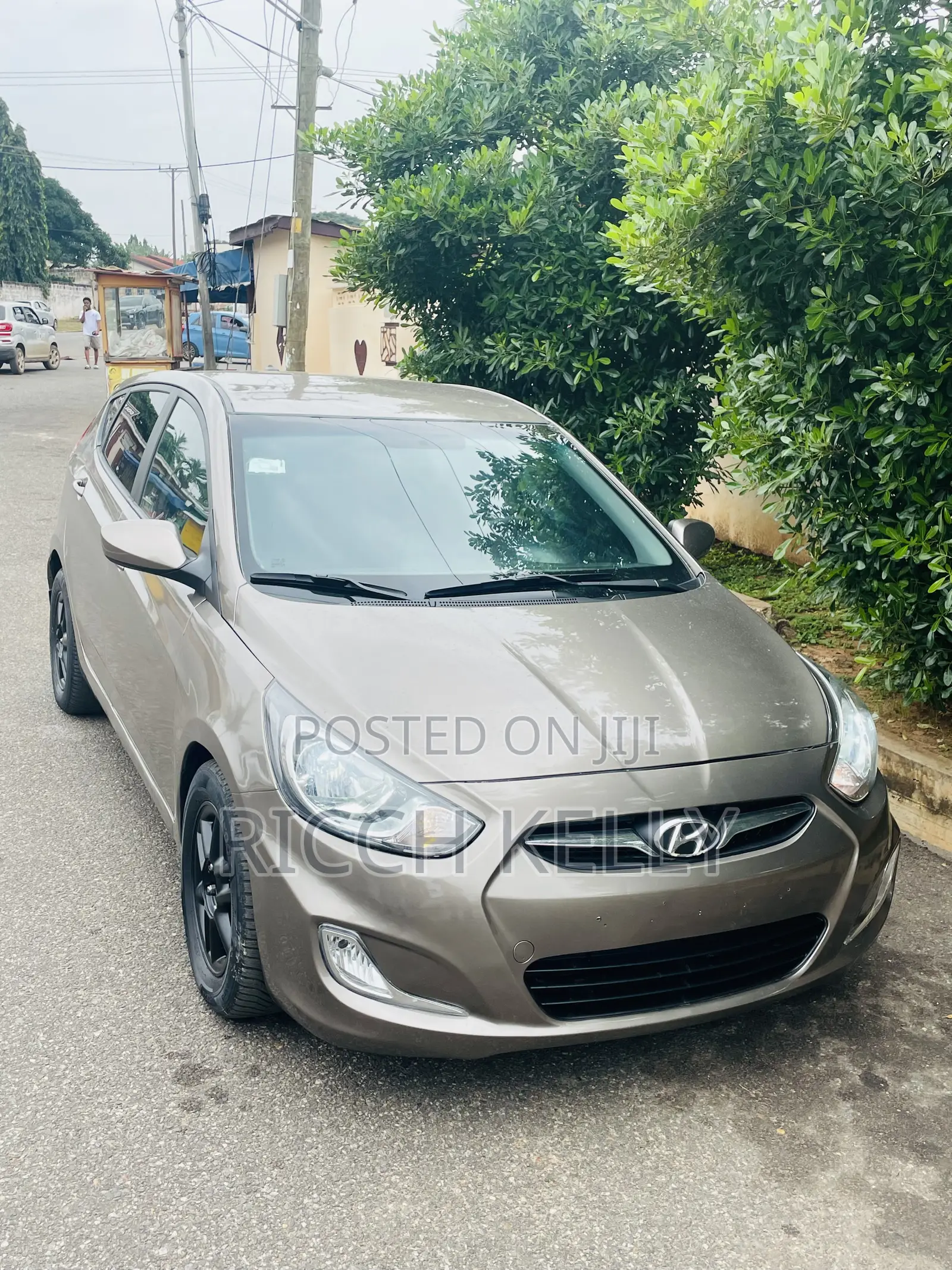 Hyundai Accent 2013 Brown