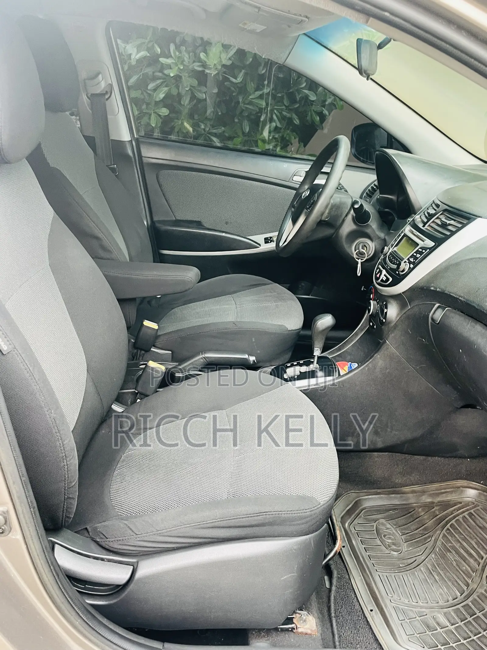 Hyundai Accent 2013 Brown