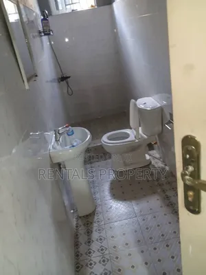 1bdrm Block of Flats in Pentecost for rent